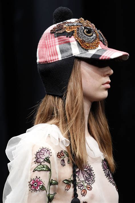 šaty gucci|gucci fashion show hats.